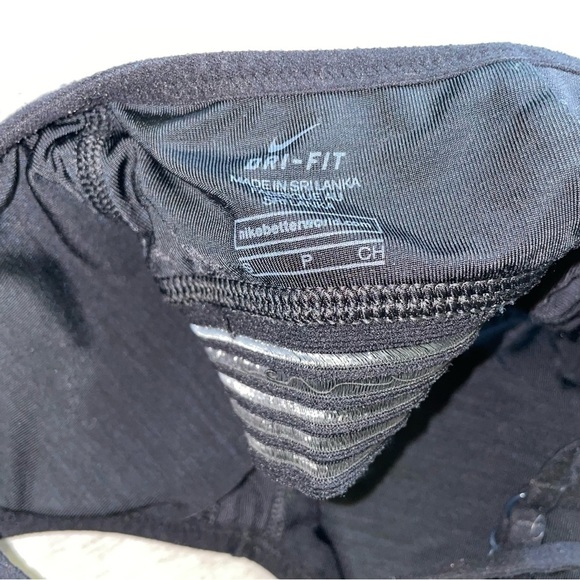 Nike Set Bike Shorts w Pockets & Sports Bra Black Size S Running Workout Set - Picture 5 of 7